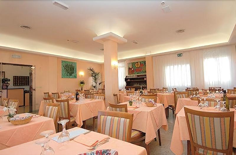 Hotel Stiefel Lignano Sabbiadoro Extérieur photo