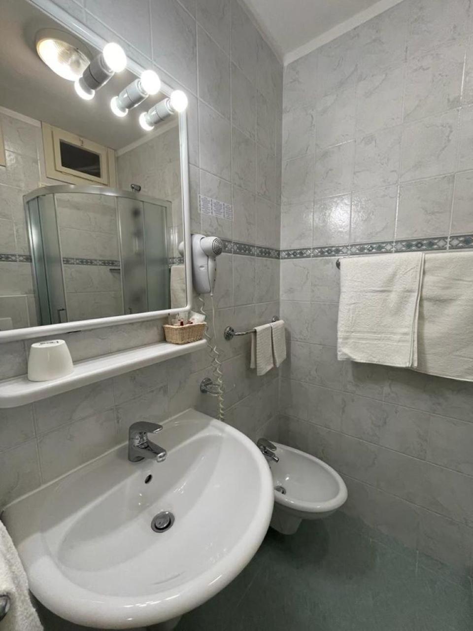 Hotel Stiefel Lignano Sabbiadoro Chambre photo