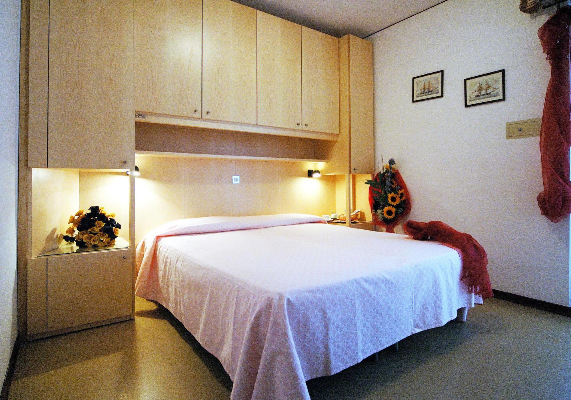 Hotel Stiefel Lignano Sabbiadoro Extérieur photo